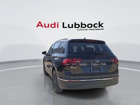 Used 2024 Volkswagen Tiguan SE w/ Panoramic Sunroof Package AWD/4WD image 7