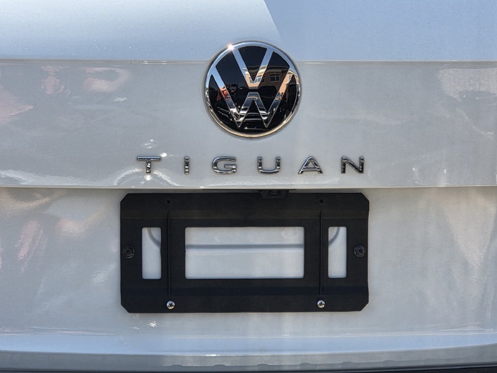Used 2024 Volkswagen Tiguan SE R-Line AWD/4WD image 37