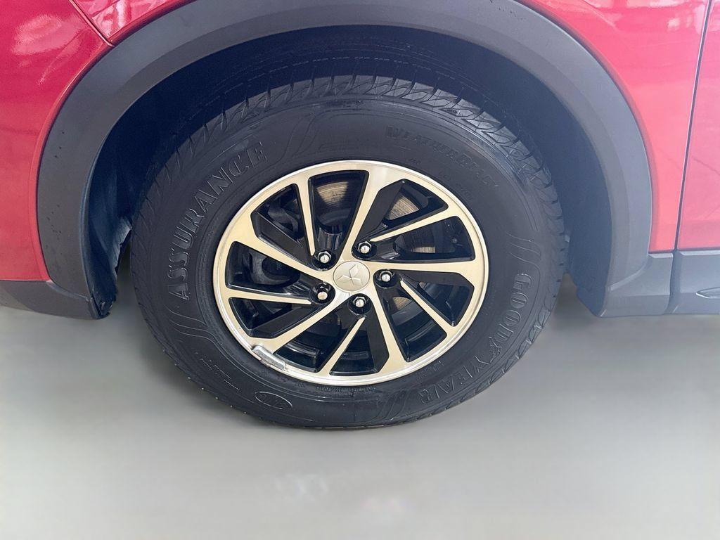 Used 2020 Mitsubishi Eclipse Cross ES FWD image 28
