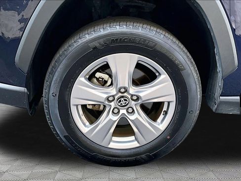 Certified 2025 Toyota RAV4 XLE AWD/4WD image 11