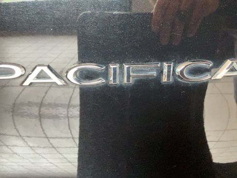 Used 2024 Chrysler Pacifica Touring-L FWD image 47