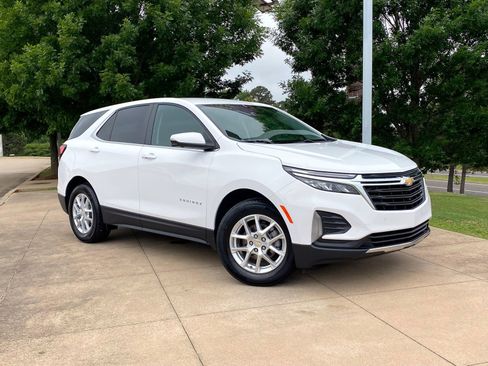 Used 2024 Chevrolet Equinox LT FWD image 1