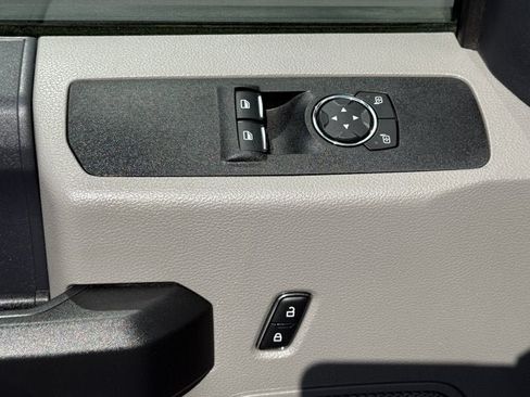 Used 2022 Ford F250 XL w/ Power Equipment Group AWD/4WD image 14