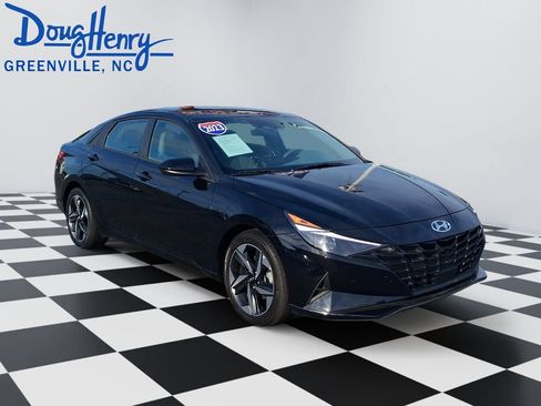 Used 2023 Hyundai Elantra SEL w/ Convenience Package FWD image 7