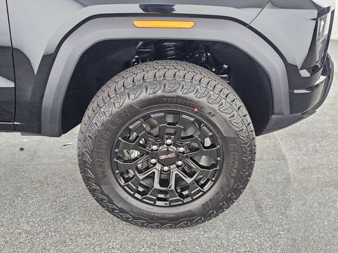 New 2026 GMC Canyon Elevation image 9