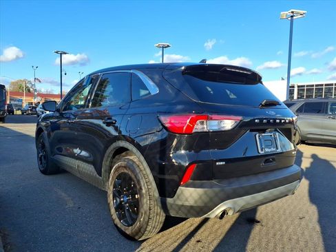 Certified 2022 Ford Escape SE image 9