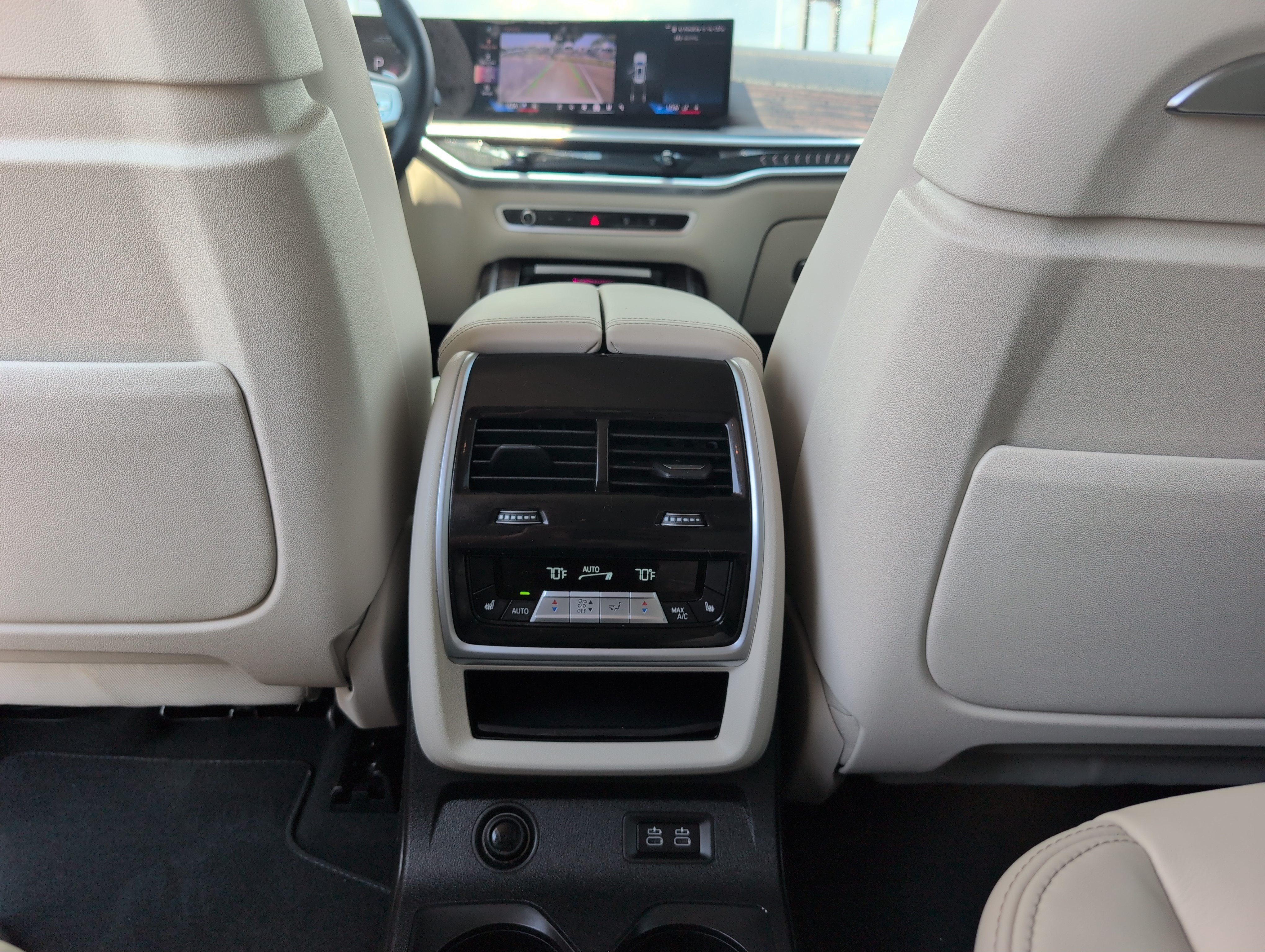 Used 2024 BMW X7 xDrive40i w/ Executive Package AWD/4WD image 30
