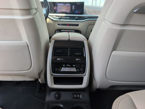 Used 2024 BMW X7 xDrive40i w/ Executive Package AWD/4WD image 30