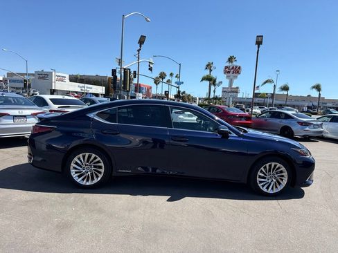 Used 2021 Lexus ES 300h w/ Accessory Package FWD image 8