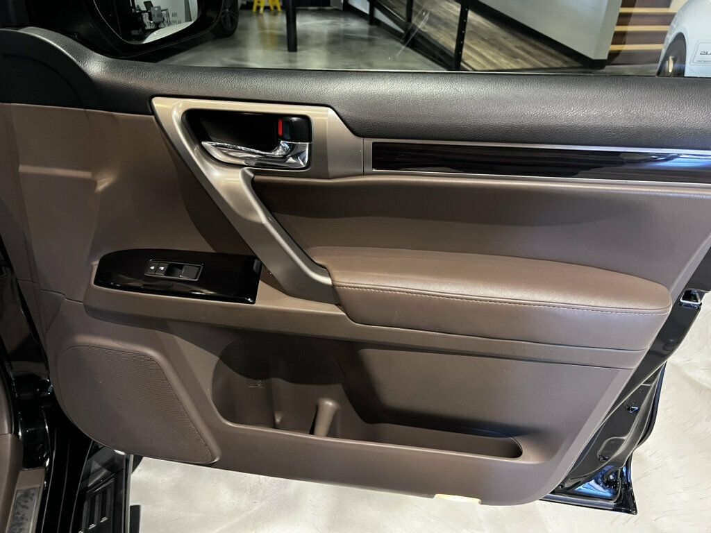 Used 2019 Lexus GX 460 w/ Navigation Package AWD/4WD image 27