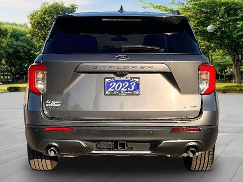 Certified 2023 Ford Explorer XLT w/ Equipment Group 202A AWD/4WD image 4
