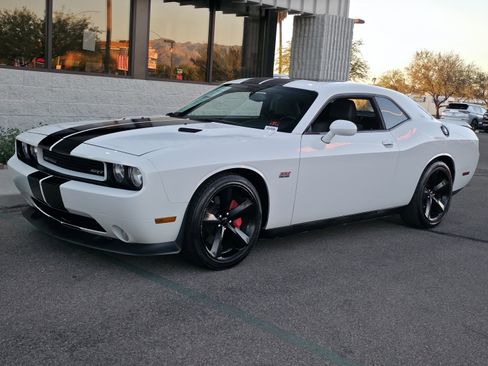 Used 2012 Dodge Challenger SRT8 w/ Premium Sound Group image 3