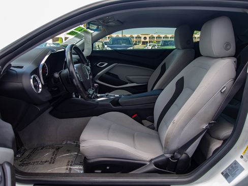 Used 2022 Chevrolet Camaro LT RWD image 13