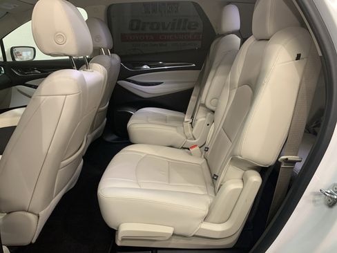 Used 2022 Buick Enclave Essence w/ Sport Touring Edition image 13