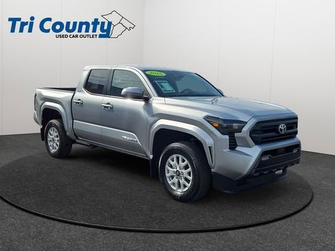 Certified 2025 Toyota Tacoma SR5 AWD/4WD image 1