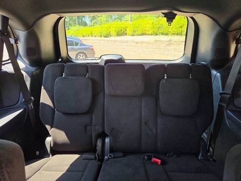 Used 2017 Dodge Grand Caravan SE FWD image 13