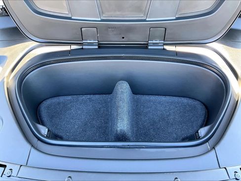 Used 2023 Volvo XC40 Recharge Plus image 34