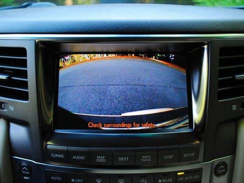 Used 2011 Lexus LX 570 4WD w/ Luxury Pkg image 24