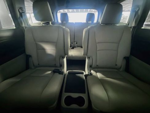 Used 2020 Honda Pilot Touring image 26