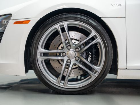 Used 2011 Audi R8 V10 AWD/4WD image 21