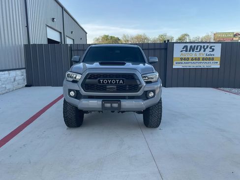 Used 2020 Toyota Tacoma TRD Sport w/ Technology Package image 1