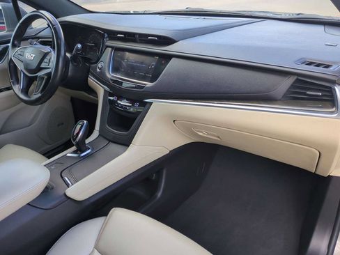 Used 2018 Cadillac XT5 FWD image 28