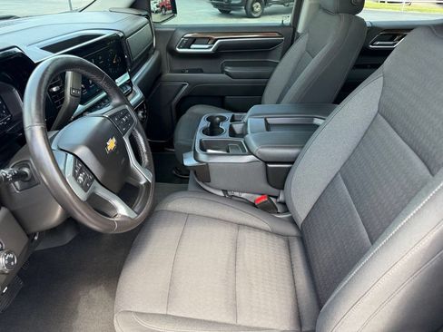 Used 2022 Chevrolet Silverado 1500 LT AWD/4WD image 29