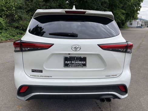 Used 2021 Toyota Highlander XSE AWD/4WD image 6
