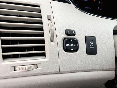 Used 2012 Toyota Avalon image 32