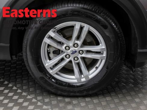 Used 2022 Ford Explorer XLT w/ Equipment Group 202A image 31