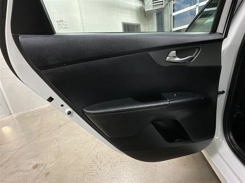 Used 2019 Kia Forte LXS image 17