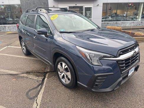 Used 2023 Subaru Ascent Premium image 7
