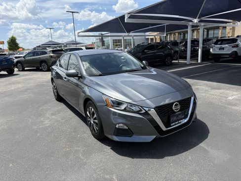 Used 2020 Nissan Altima 2.5 S FWD image 1