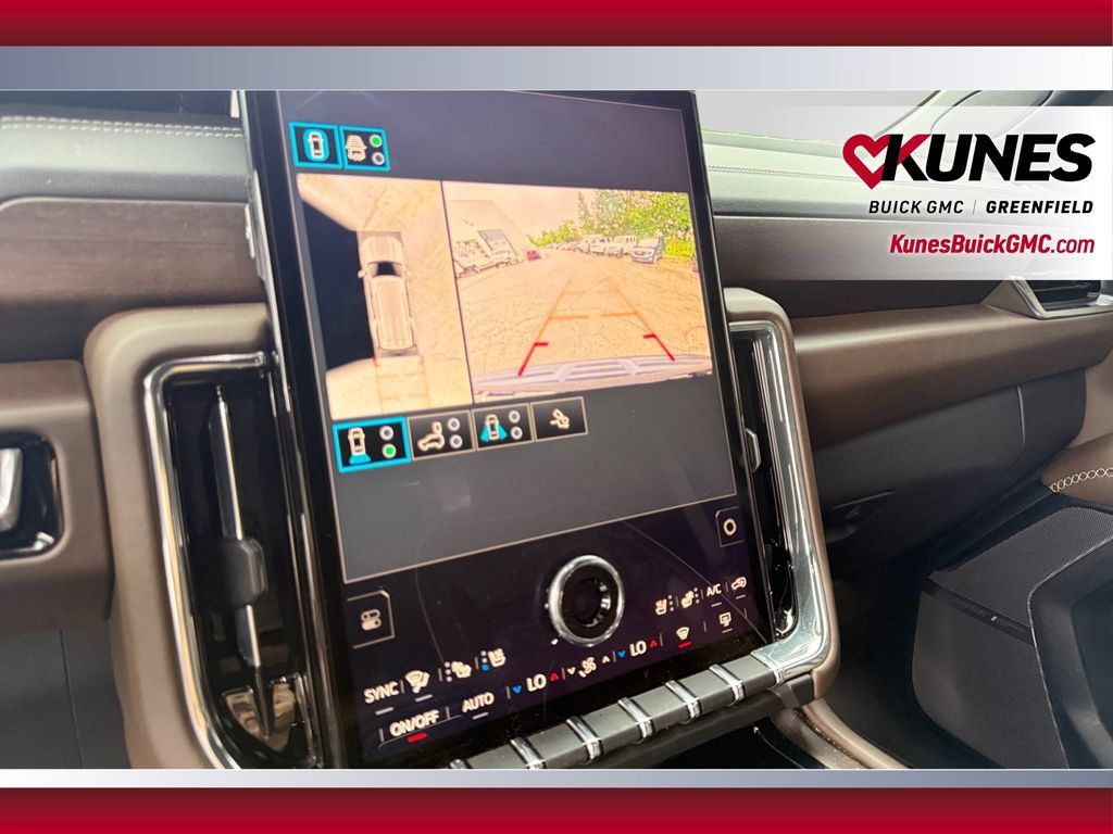 Used 2025 GMC Yukon Denali Ultimate AWD/4WD image 23