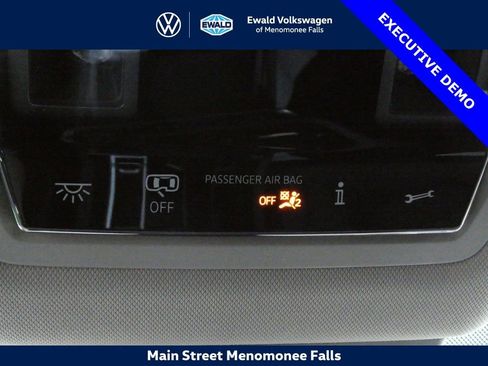 Certified 2025 Volkswagen Atlas SE image 20