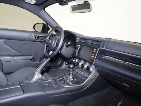 Used 2025 Toyota GR86 image 17