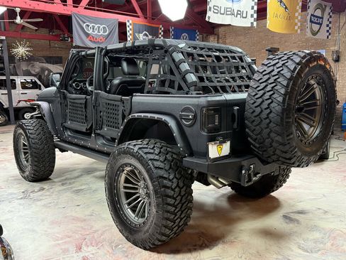Used 2023 Jeep Wrangler Unlimited Rubicon 392 w/ Xtreme Recon 35" Tire Package AWD/4WD image 17
