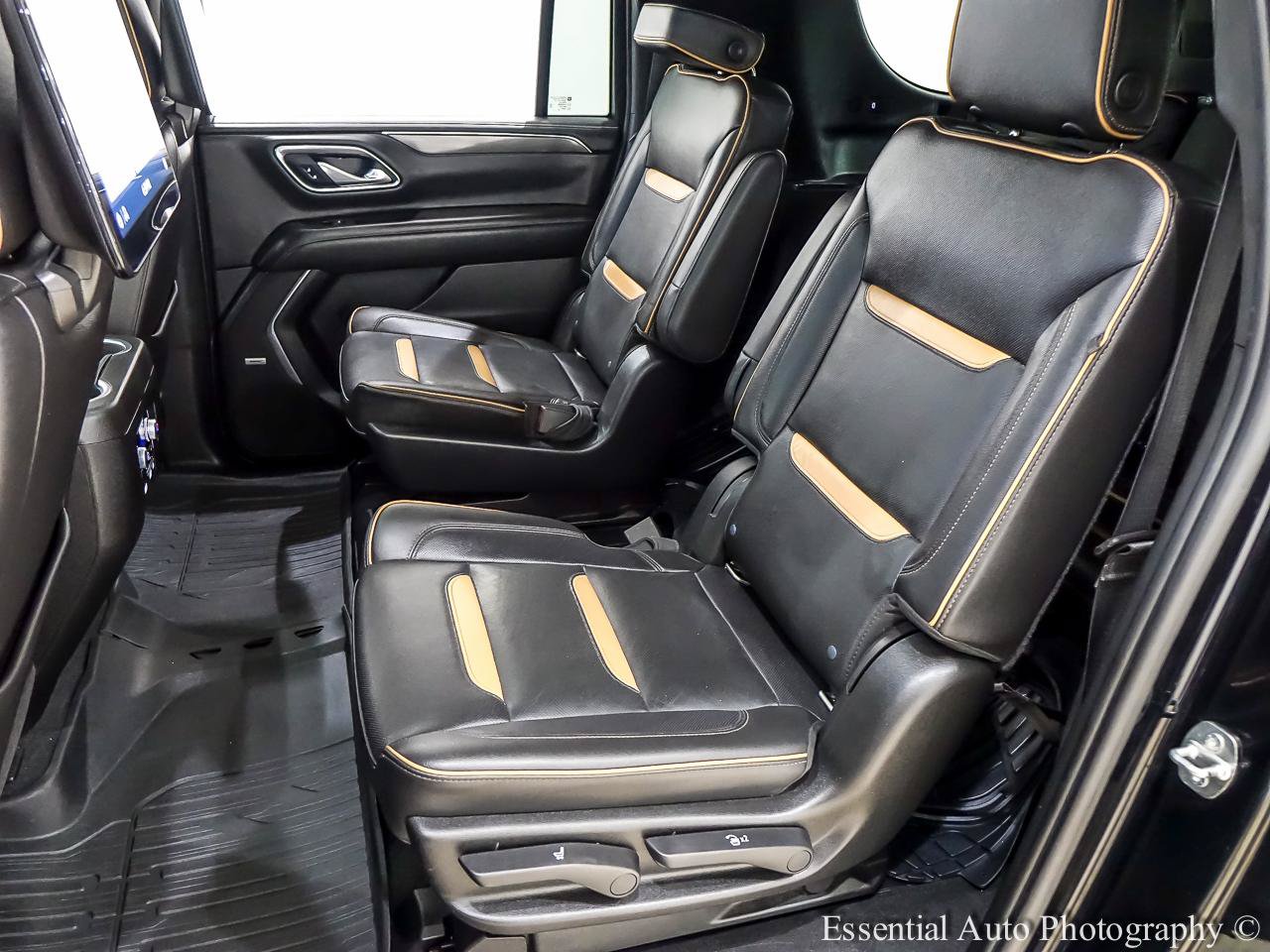 Used 2021 GMC Yukon XL AT4 w/ AT4 Premium Plus Package AWD/4WD image 16