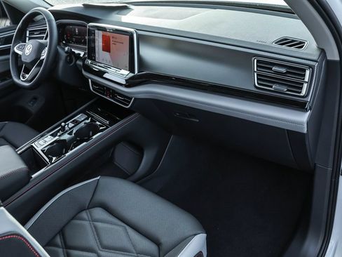 New 2026 Volkswagen Atlas Peak Edition AWD/4WD image 42