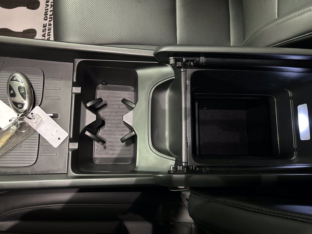 Used 2025 Hyundai Santa Fe SEL FWD image 19