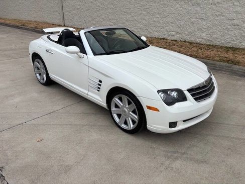 Used 2005 Chrysler Crossfire Limited image 25