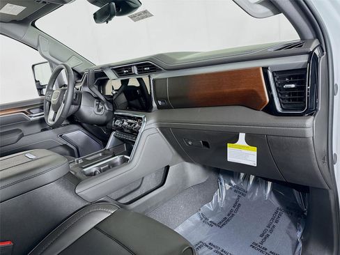 New 2026 GMC Sierra 3500 Denali w/ Denali Reserve Package image 25