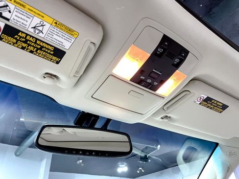 Used 2017 Lexus GX 460 Premium w/ Premium Package image 26