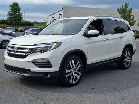 Used 2017 Honda Pilot Touring image 6