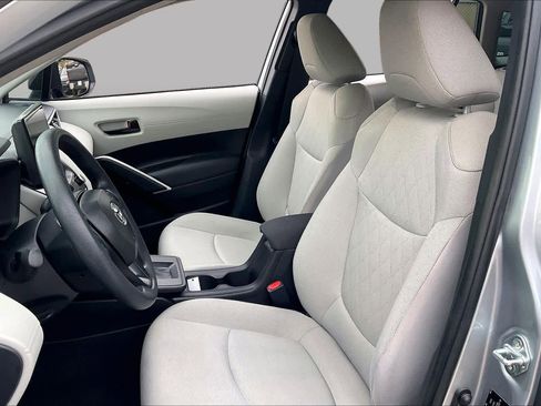 Used 2026 Toyota Corolla Cross L FWD image 8
