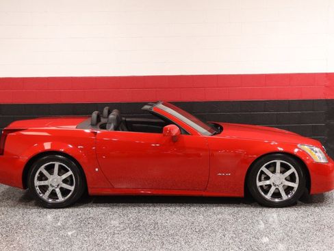 Used 2007 Cadillac XLR RWD image 8