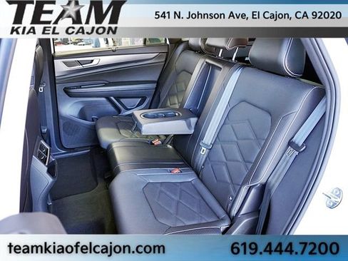 Used 2024 Volkswagen Atlas Cross Sport SE FWD image 16