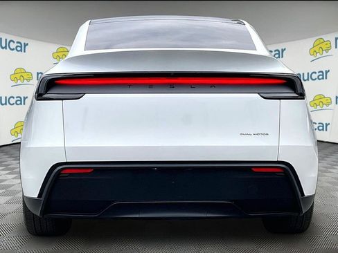 Used 2026 Tesla Model Y AWD image 5