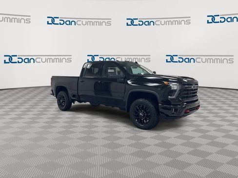 Used 2025 Chevrolet Silverado 2500 LTZ AWD/4WD image 2