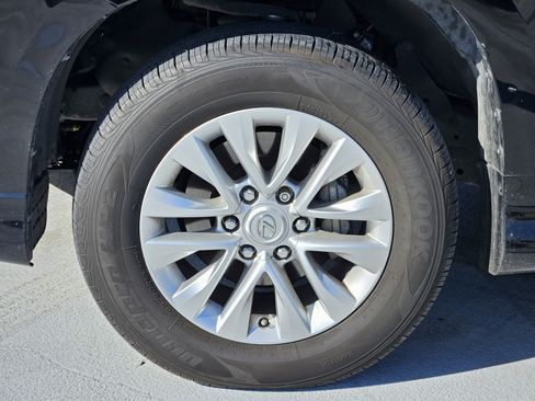 Used 2021 Lexus GX 460 Premium image 13